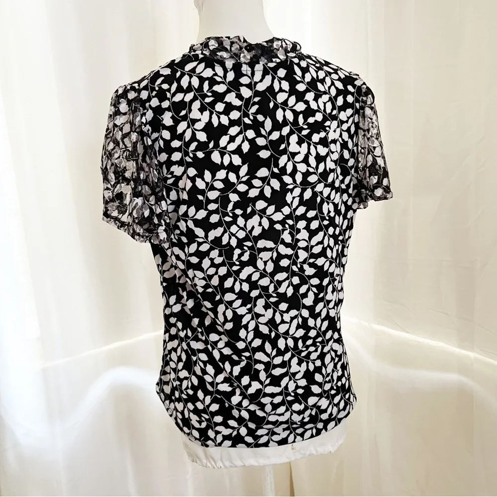 Adrienne Vittadini Blouse NWT Black White Leaf Prnt Lace Sleeve Tie Neck VK32766 - Picture 4 of 12